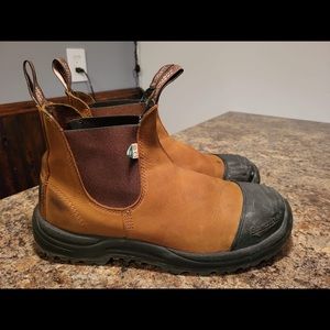 Mens CSA steel toe Blundstones. Size 10.5 (equivalent to 11.5 US)